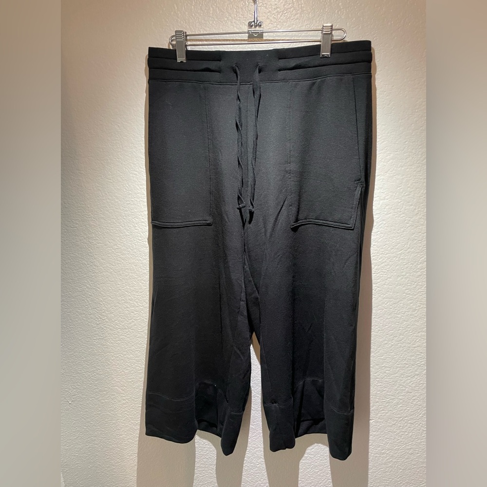 Quince SuperSoft Fleece Cropped Wide Leg Pants Black Medium Sweatpants